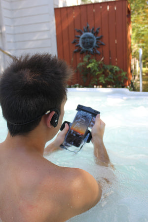Submerge Your Phone Underwater with DryCASE