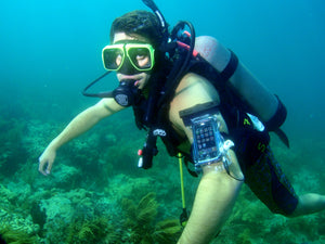 Take Great Underwater Photos with Your iPhone while Scuba Diving