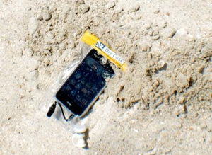 DryCASE Keeps water and sand out at the beach